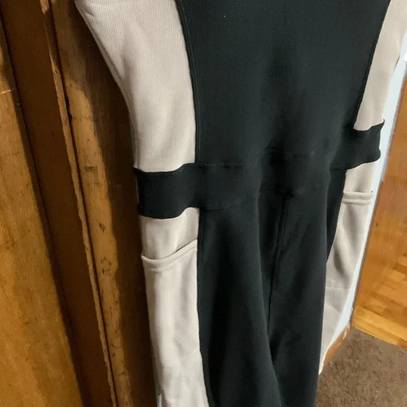 Active Wear - Picture 2 of 3